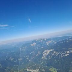Flugwegposition um 13:18:07: Aufgenommen in der Nähe von Altenberg an der Rax, Österreich in 2660 Meter